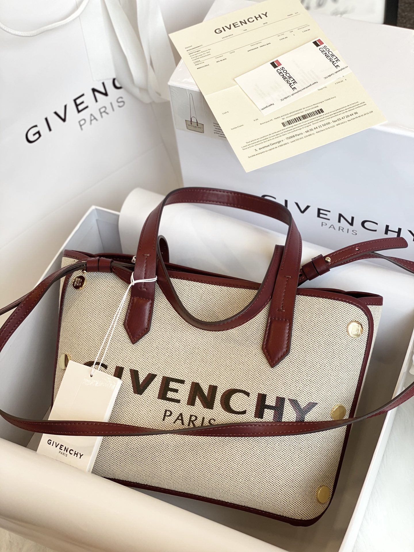Gienvchy_Bond_Tote-21_32